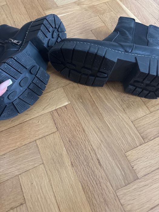 Боти от естествена кожа