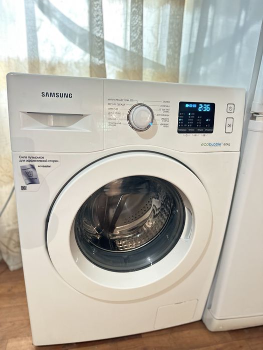 Продам рабочий Холодильник Indesit