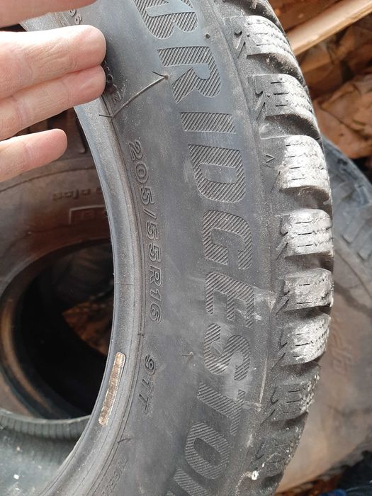 Продавам зимна гума Bridgestone 205/55r16