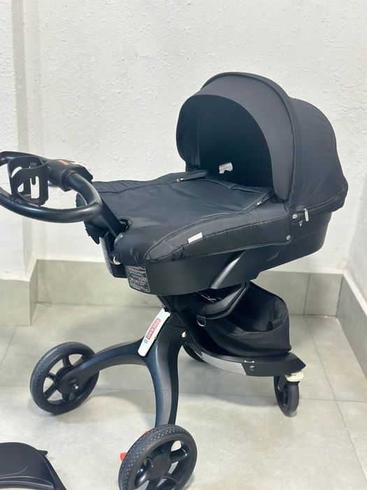 Прадается 3 авто кресла и 2 каляски все в идеальном состояние цена дог