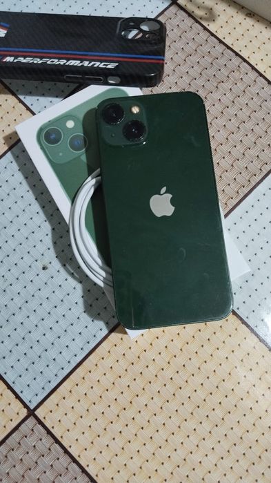 Продам iPhone 13