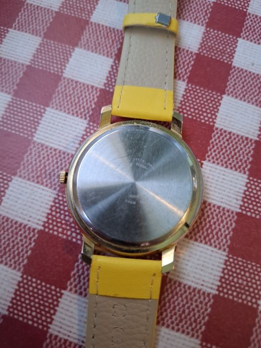 Дамски  кварцов часовник