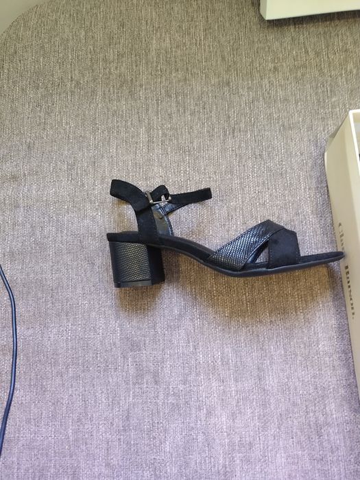 Дамски сандали Clara Barson