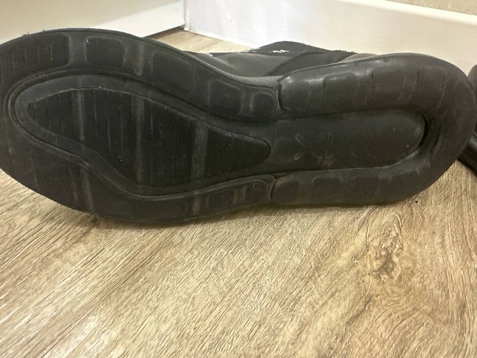 Кроссовки NIKE Air Max 270