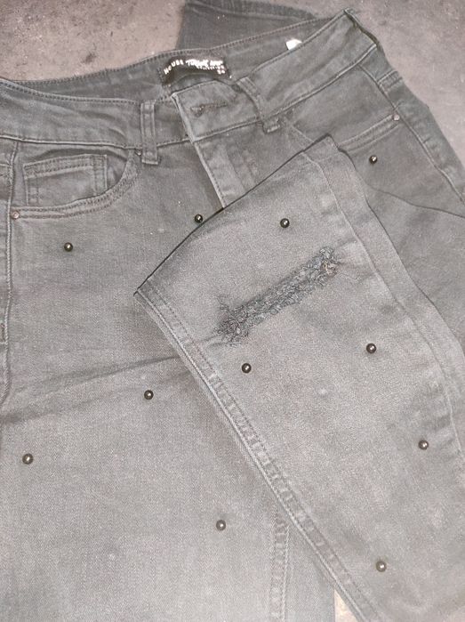 Джогеры, джинсы.