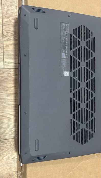 Геймърски лаптоп LENOVO LOQ
