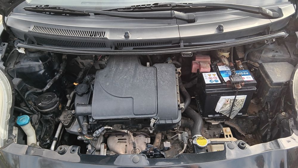 Тоюта ярис 2006 год бензин 1.0