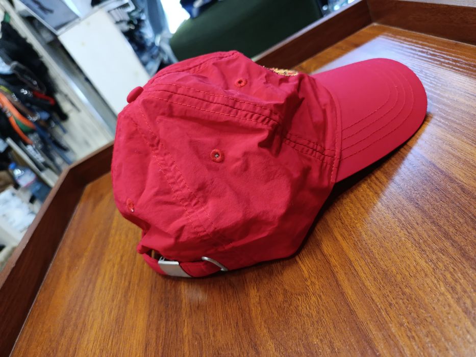 Шапка на Manchester United