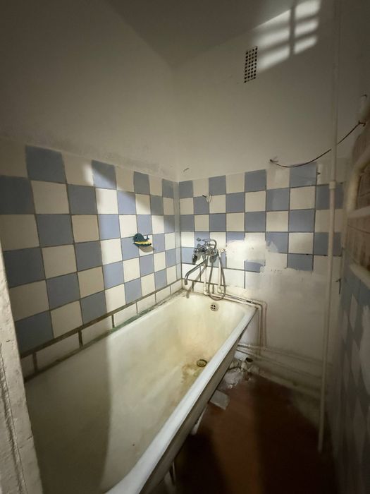 Срочно ижарага берилади пединститут 14 2- мактаб олдида 2 хона 3-етаж