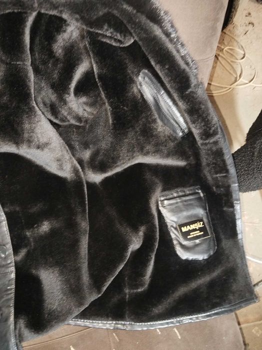 Чёрная дублёнка почти новая.