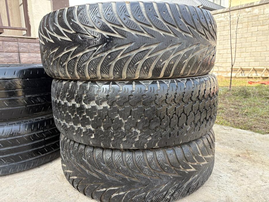 Зимние шины 275/60R20