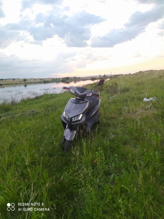 Продается м8 серый