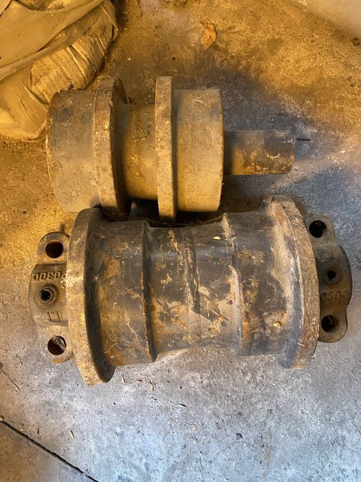 Продам опорные катки на Komatsu