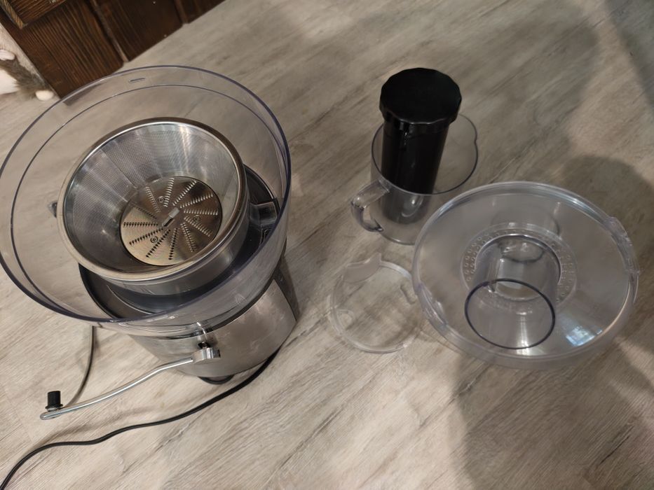 Сокоизстисквачка и Цитруспреса TEFAL ZE550D38 ВМЕСТИМОСТ КАНА ЗА СОК 2 L, СИВ