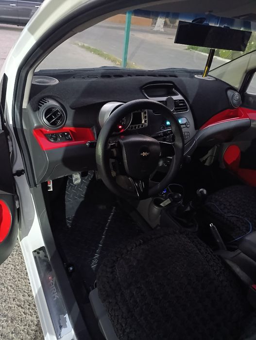 Spark yili 2011 3 pozitsya orqa kirloda petno bor korib olovraslar