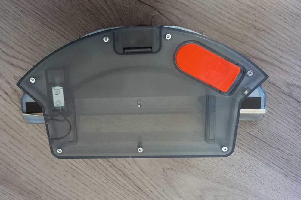 Продавам прахосмукачка робот Lenovo