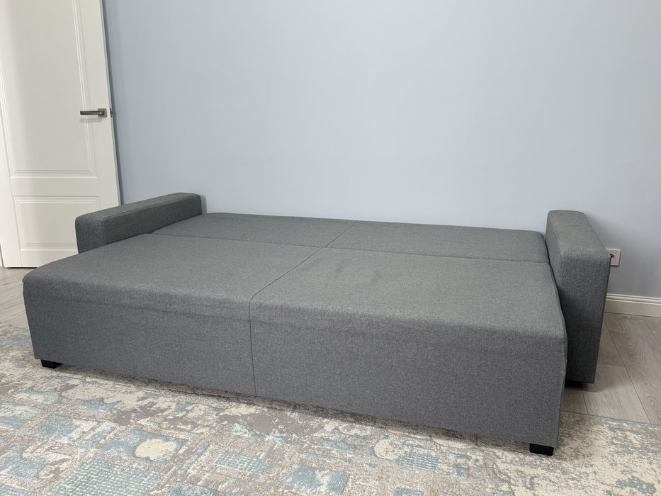 Диван IKEA в хорошем состоянии