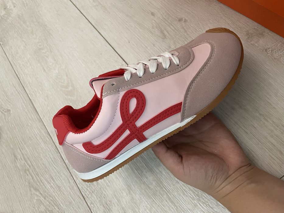 Женская обувь кроссовки