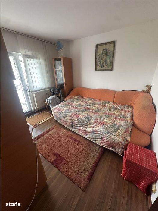 Decomandat cu 2 bai si 2 balcoane