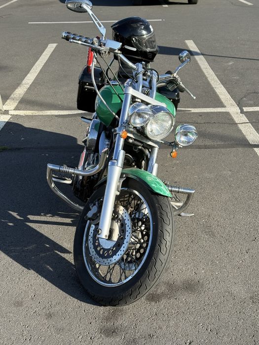 YAMAHA XVS 1100 Custom