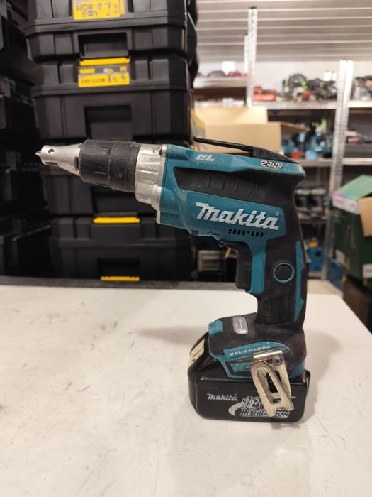Безчетков акумулаторен винтоверт за гипсокартон Макита Makita + 3 Ah