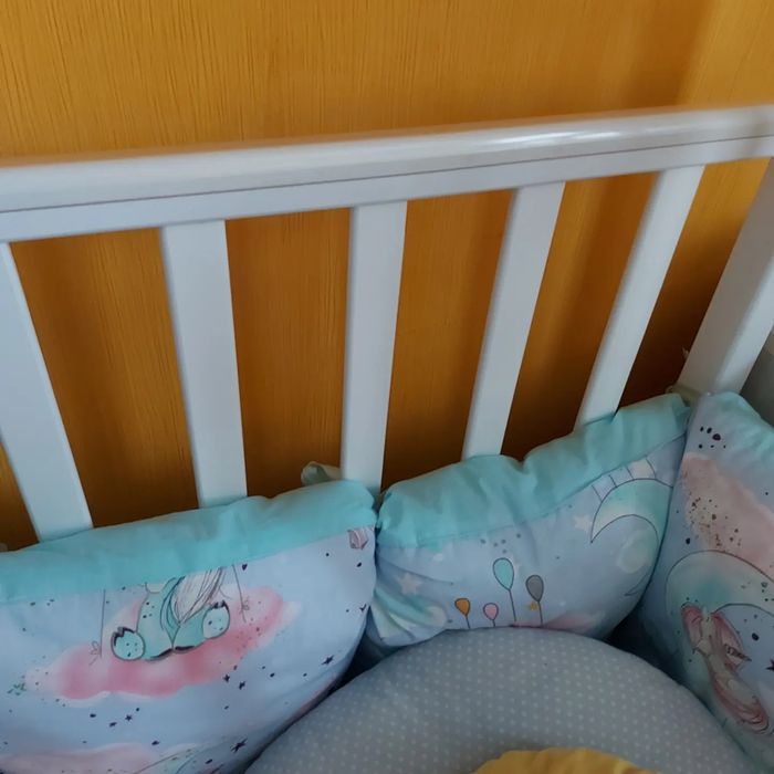 Продам кровать со всеми принадлежностями.