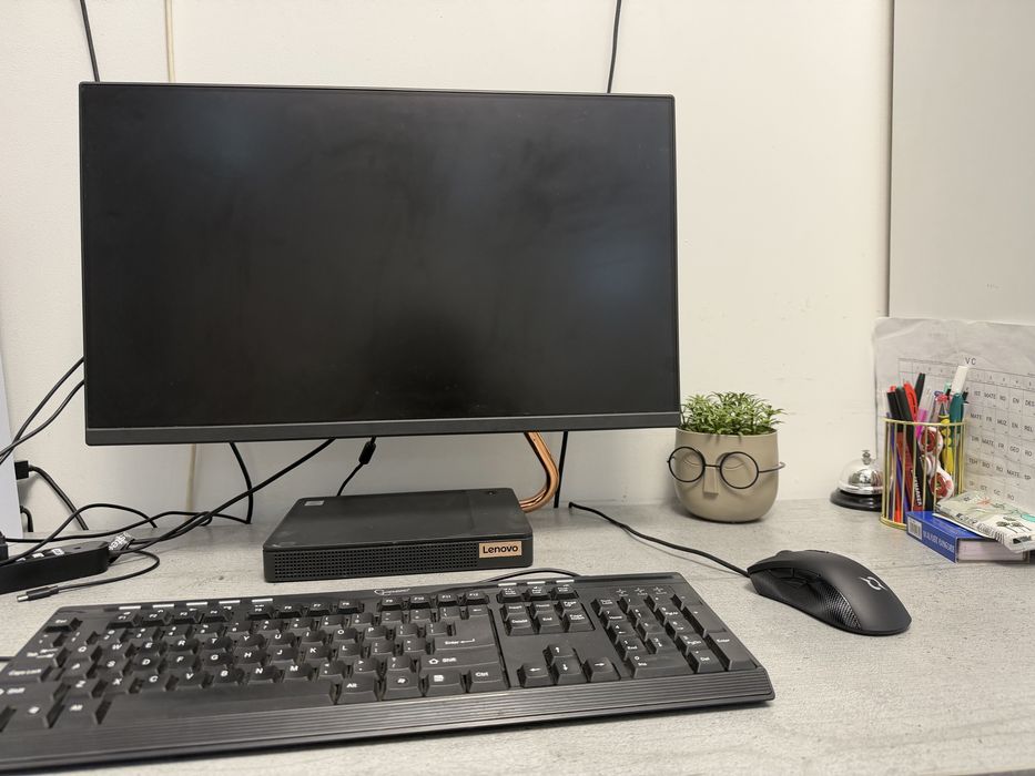 Sistem complet all in one Lenovo IdeaCentre 5 cu  i7