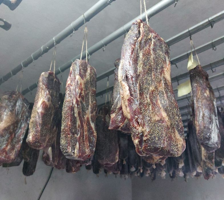 Домашни мезета старец,луканка..и т.н.