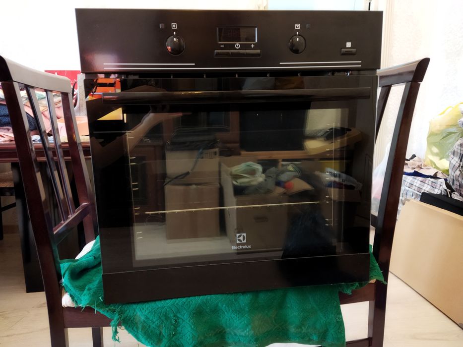 Духовой шкаф Electrolux