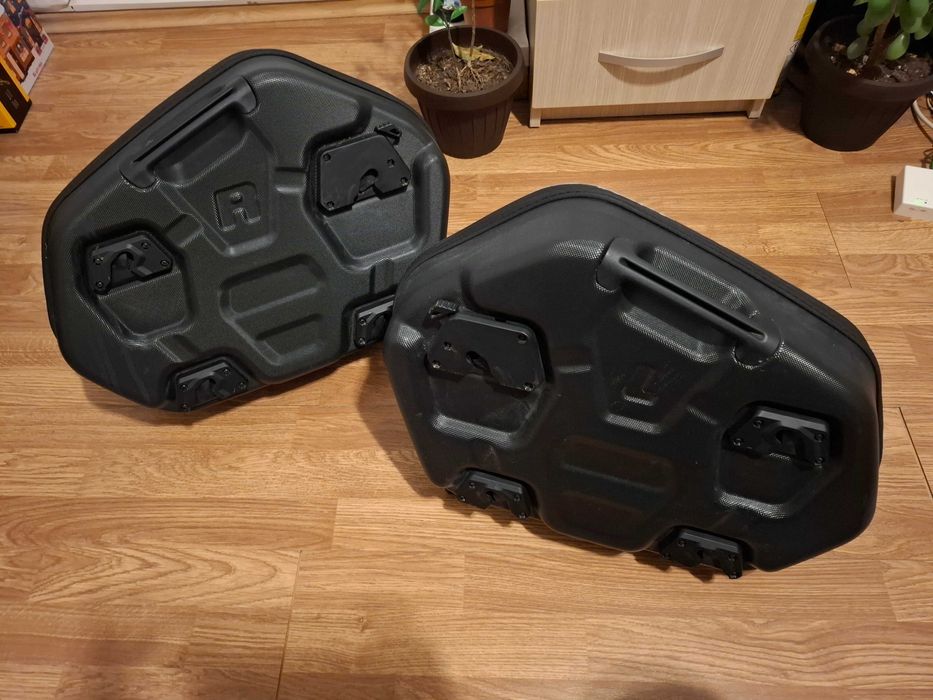 Side cases SW Motech Aero ABS 2x25L