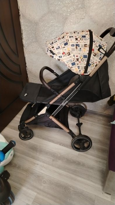 Продам детскую коляску лёгкую чемодан