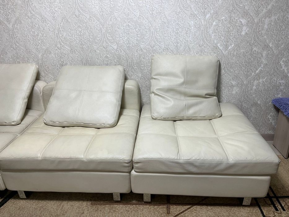 Продам диван кожанный
