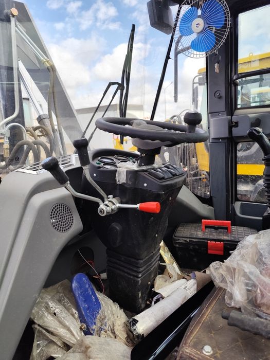 Погрузчик 930 новый без пробег