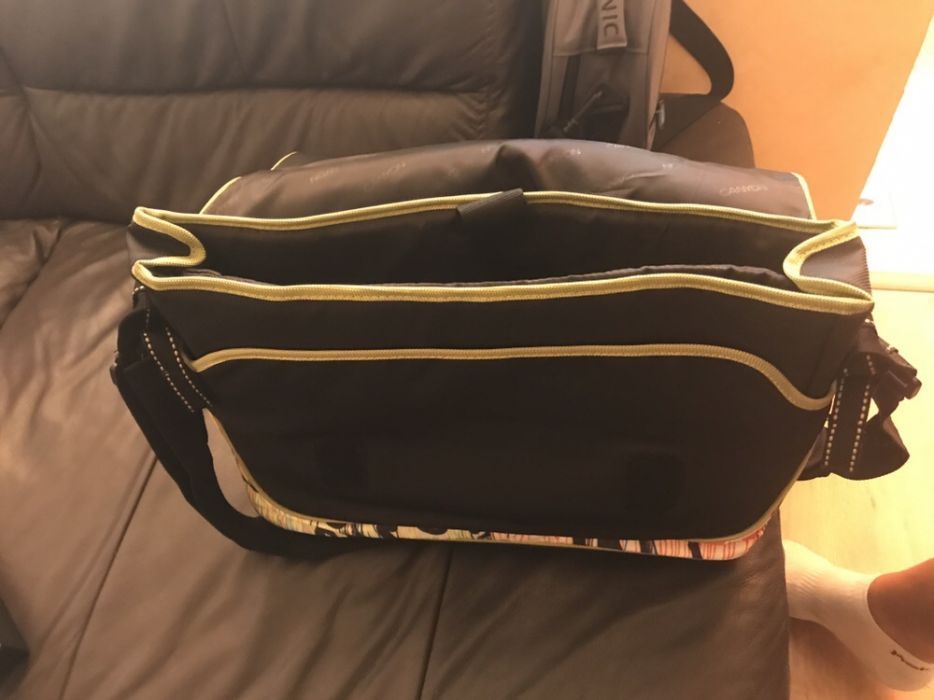 Geanta laptop. Calculator