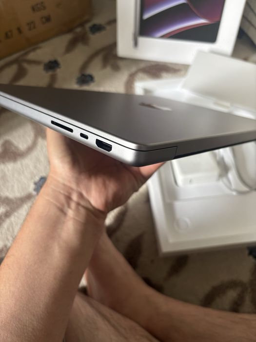 Macbook pro m2pro 14 inch