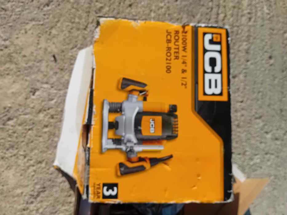 Freză JCB 2100W de 1/4" și 1/2" nou, nefolosit, încă în cutia lui