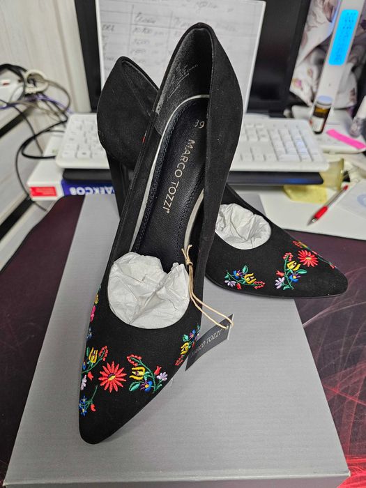 Обувь кожаная, кроссовки и кеды