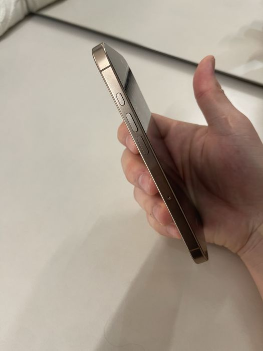Б/У Iphone 16 pro