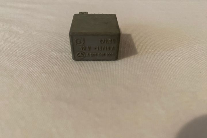 Releu 0055451005 Mercedes-Benz V-Class W638