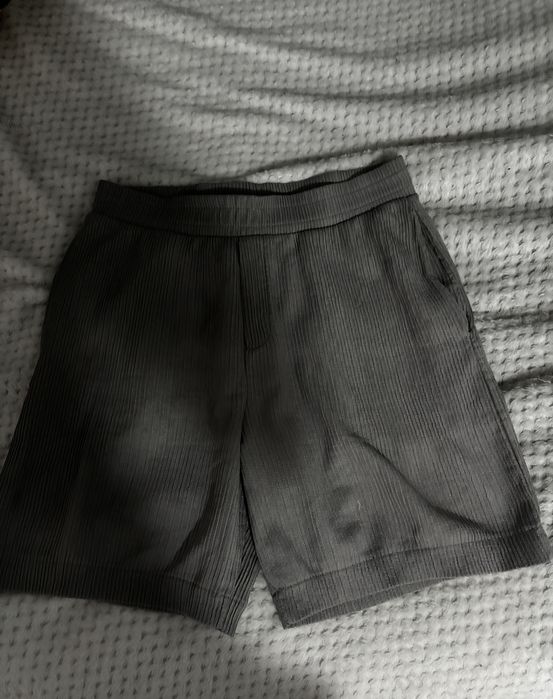 Pantaloni scrti zara