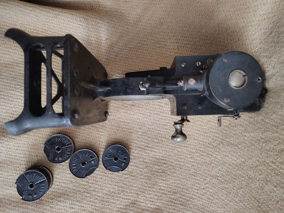 Aparat proiectie cinema Pathe Baby md 1924antichitate