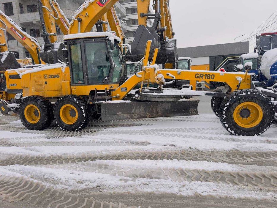 Грейдер XCMG GR180
