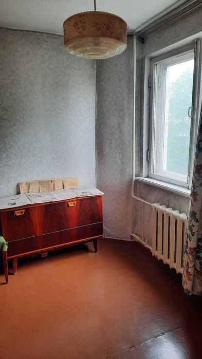 продам 4 ком квартиру срочно Р-он  УЮТ