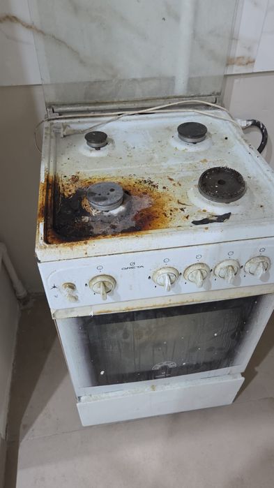 Газовая плита старая