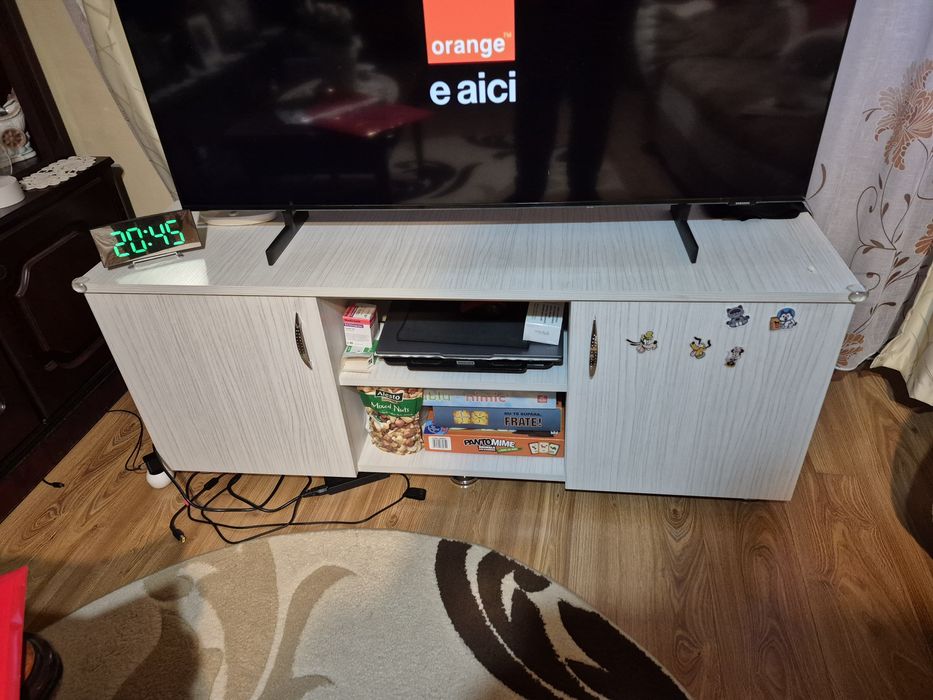 Vând dulap plus măsuțą televizor