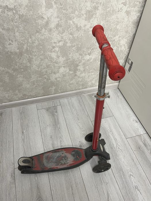 Продам самокат детский