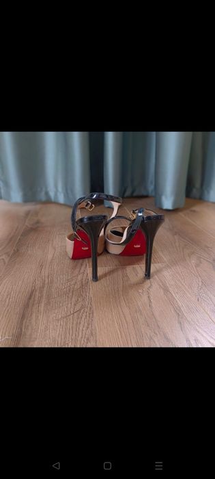 Босоножки женские