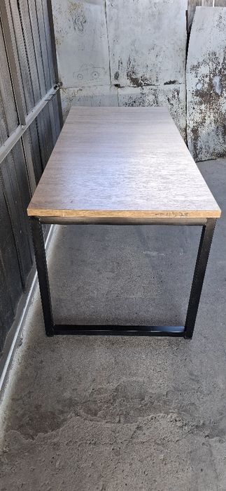 Стол длинна 1.8 метра