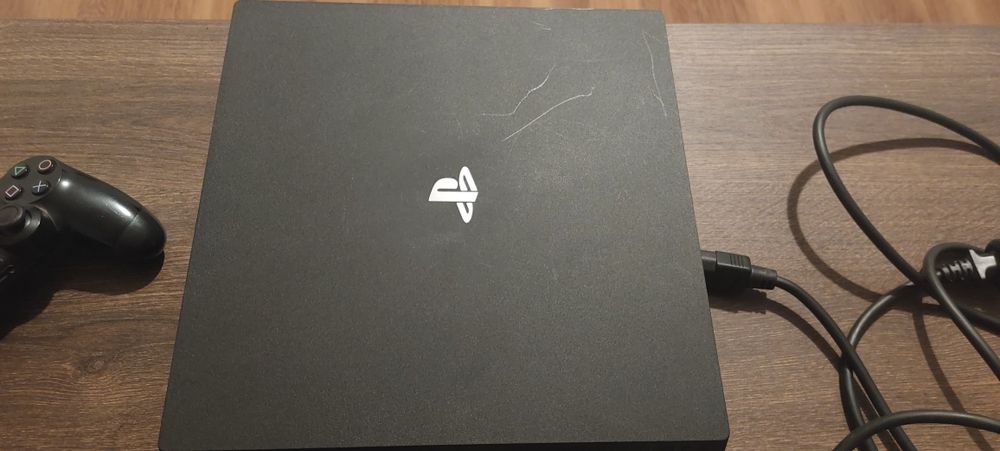 Ps4 pro cu jocuri incluse