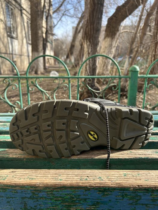 Ботинки с железным носком